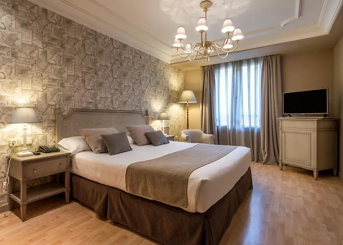 Отель Vincci Lys