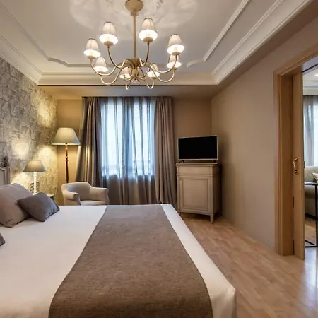 文奇莱斯酒店 4*