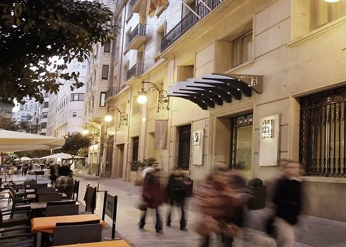 מלון Vincci Lys 4*